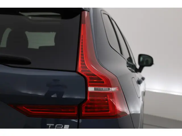Volvo XC60 2.0 T8 AWD Ultra Dark 2025 Hybride Benzine 31
