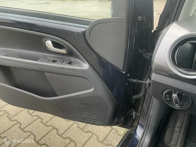 SEAT Mii 1.0 Mii by Mango 2015 Benzine 8