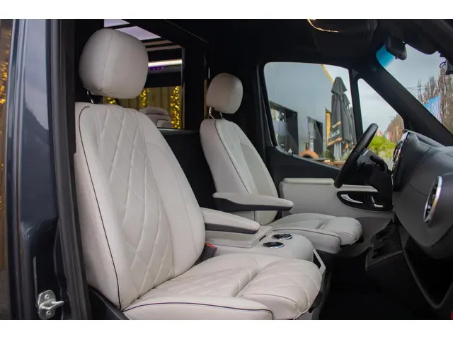 Mercedes-Benz Sprinter 319 VIP 6 persons 2022 Diesel 23