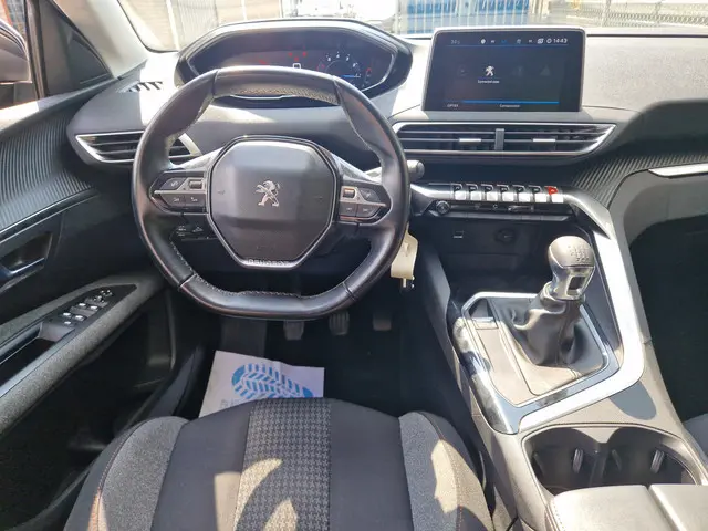 Peugeot 3008 1.2 PureTech Crossway 2019 Benzine 10