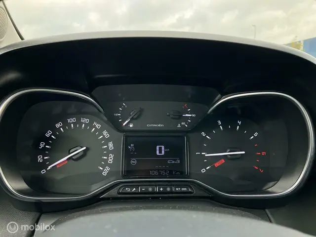 Citroën C3 Aircross 1.2 PureTech S&S Shine 2019 Benzine 14