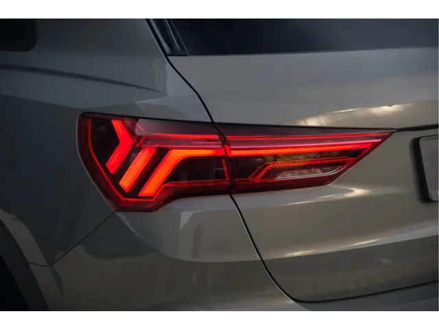 Audi Q3 45 TFSI e Advanced edition 2021 Hybride Benzine 21