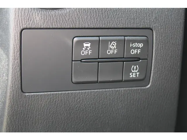 Mazda 2 1.5 SkyActiv-G 90 Homura 2024 Benzine 16