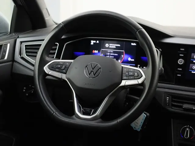 Volkswagen Taigo 1.0TSI/110PK R-Line DSG 2022 Benzine 32