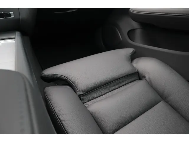 Volvo V60 Cross Country 2.0 B5 AWD Plus 2023 Benzine 16