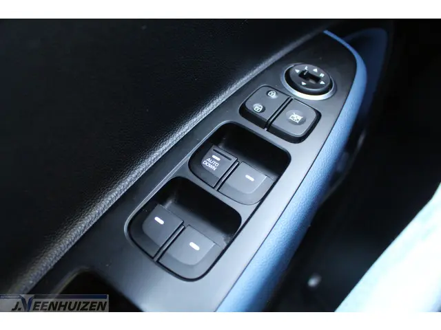 Hyundai i10 1.0i i-Motion Comfort 2016 Benzine 14