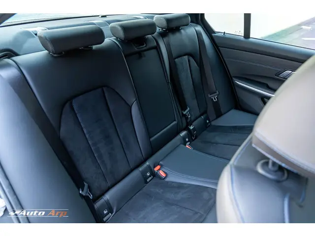 BMW 3 Serie M340i xDrive M-sport 2021 Benzine 21