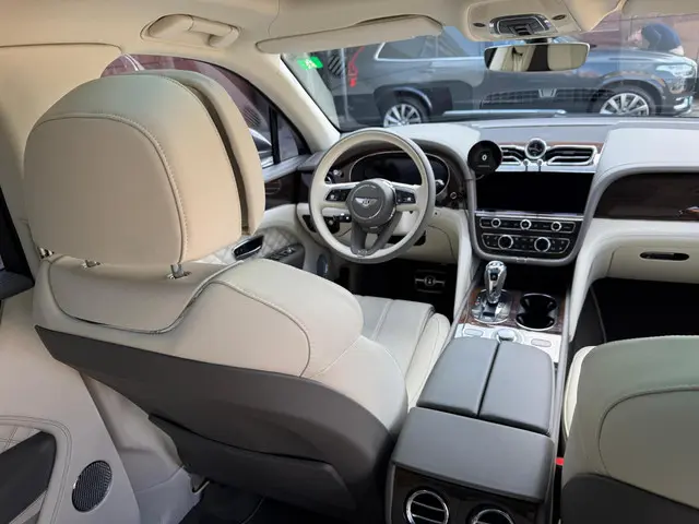 Bentley Bentayga 4.0 V8 2021 Benzine 11