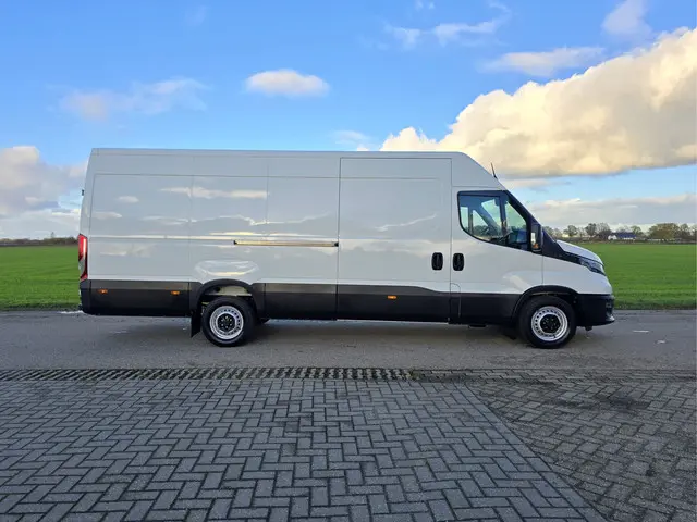 Iveco Daily 35S16V 2.3 410 H2 2023 Diesel 8