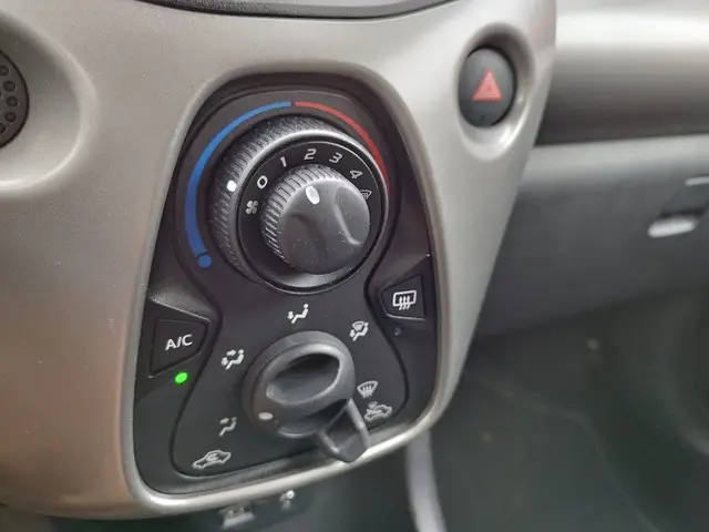 Peugeot 108 1.0 e-VTi Blue Lease ** Airco ** 2015 Benzine 12