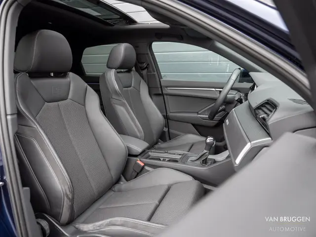 Audi Q3 Sportback 45 TFSI e S-Line 2022 Hybride Benzine 19