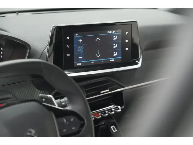 Peugeot 2008 PureTech 130 EAT8 Allure 2023 Benzine 58