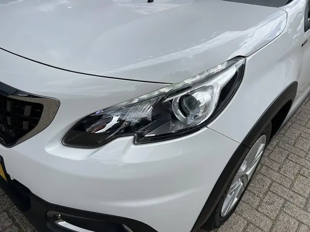 Peugeot 2008 1.2 Turbo 110PK Signature 2019 Benzine 20