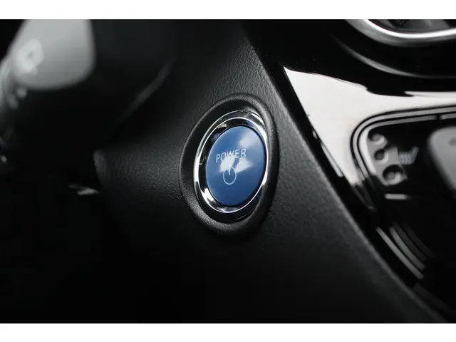 Toyota C-HR 2.0 Hybrid Style 2021 Hybride Benzine 26