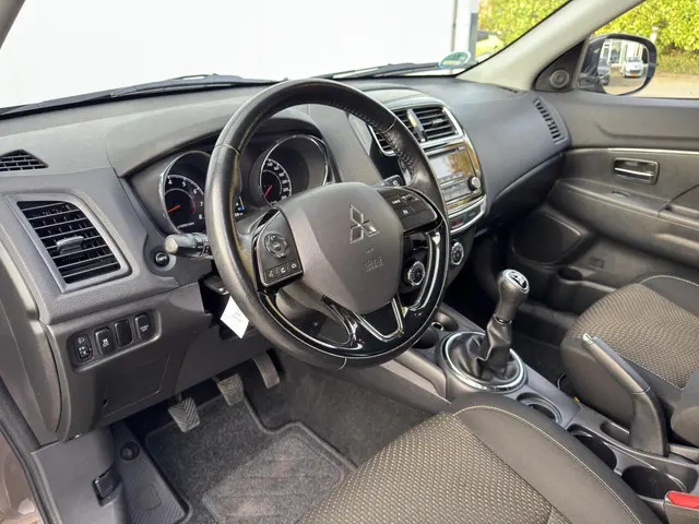 Mitsubishi ASX 1.6 Cleartec Intense 2016 Benzine 13