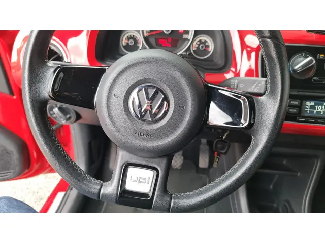 Volkswagen up! 1.0 cross up! BlueMotion 2014 Benzine 18