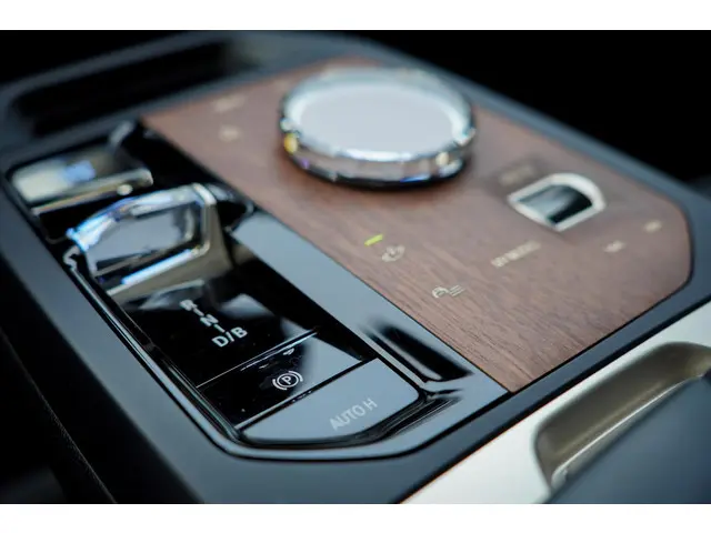 BMW iX xDrive40 Excellence 77 kWh 2022 Elektrisch 27