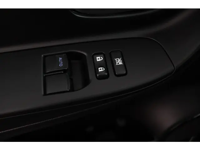 Toyota Yaris 1.5 Hybrid Design 2018 Hybride Benzine 29