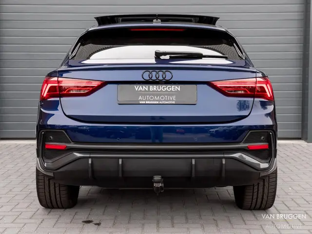 Audi Q3 Sportback 45 TFSI e S-Line 2022 Hybride Benzine 8