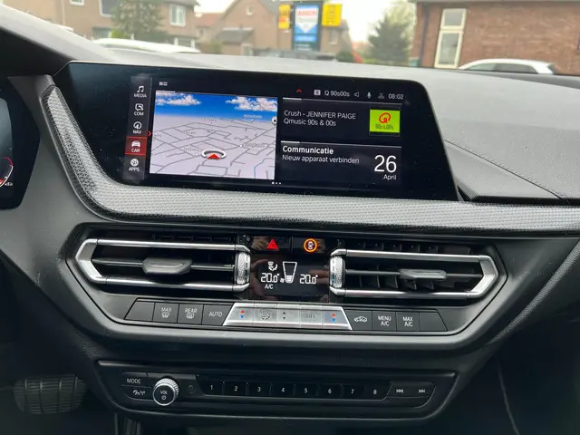 BMW 1 Serie 118i Executive Edition 2020 Benzine 19