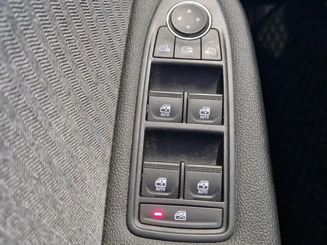 Renault Clio 1.0 TCe 90 GPF techno 2024 Benzine 17