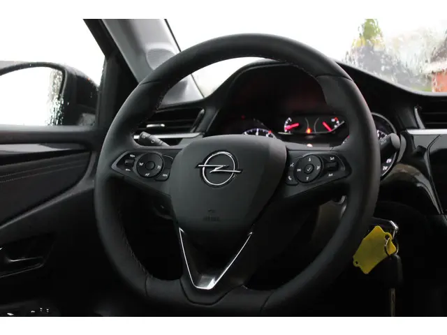 Opel Corsa 1.2T 100PK Led/Camera/PDC/LMV/Navi! 2023 Benzine 7