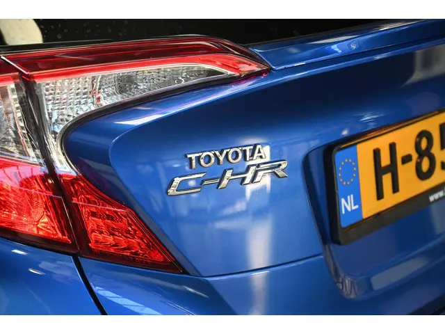 Toyota C-HR 1.8 Hybrid Dynamic 2019 Hybride Benzine 8