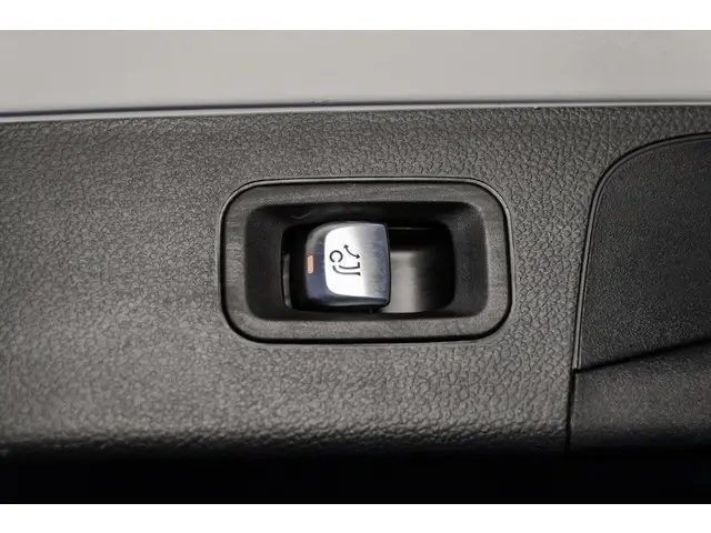 Mercedes-Benz GLC 300e 4MATIC 2021 Hybride Benzine 39