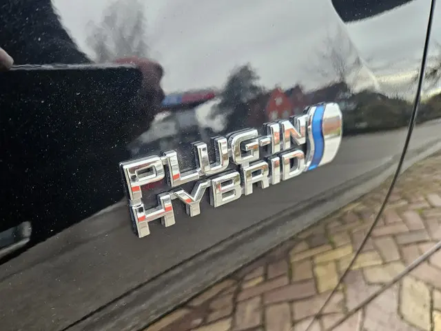 Toyota Prius 1.8 Plug-in Dynamic 2022 Hybride Benzine 5