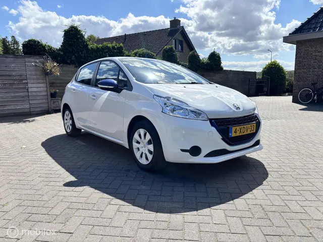 Peugeot 208 1.0 VTi LIKE Nieuwe motor!!!!! 2014 Benzine 7