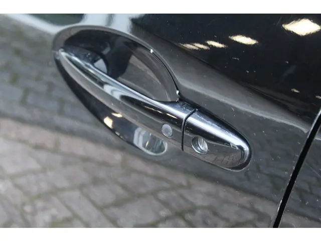 Mazda 3 2.0 GT-M//Bose//Automaat//Navi!! 2014 Benzine 4