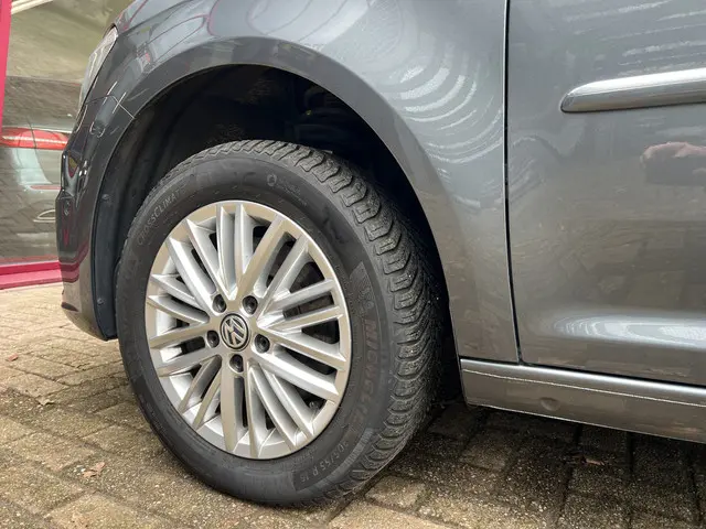 Volkswagen Caddy Maxi 1.4 TSI Trendline 5p 2017 Benzine 8