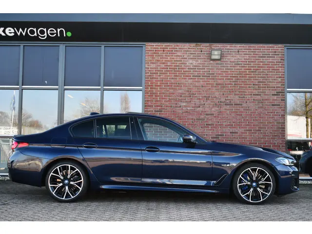 BMW 5 Serie 545e xDrive M-Sport 2021 Hybride Benzine 31