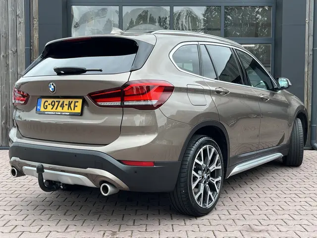 BMW X1 sDrive20i 192PK VDL Nedcar Edition 2019 Benzine 4