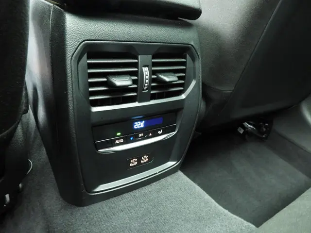 BMW 3 Serie Touring 330e 2024 Hybride Benzine 33