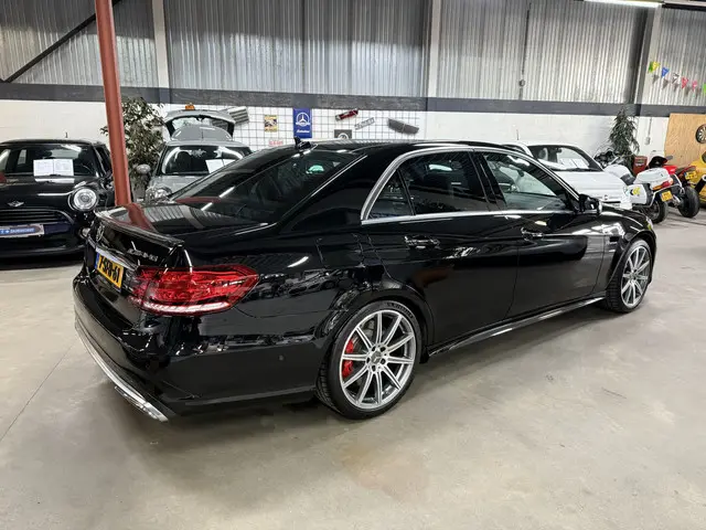 Mercedes-Benz E-Klasse AMG 63 S 4MATIC 2013 Benzine 3