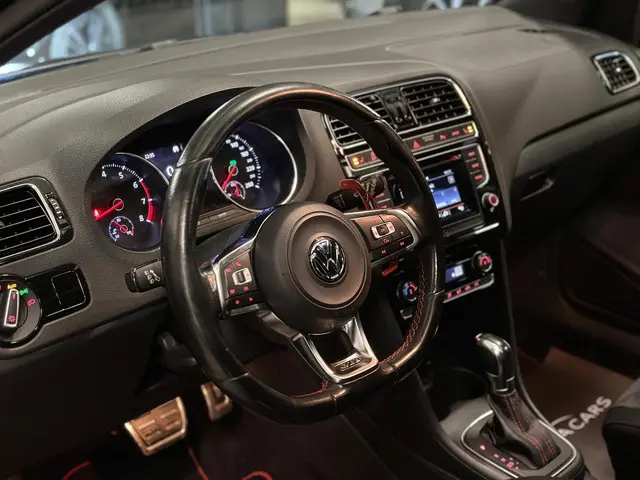 Volkswagen Polo 1.8 TSI GTI|PANO|STOELVERW 2016 Benzine 10