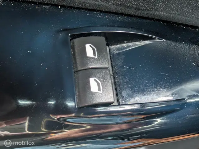 Citroën C4 Cactus 1.2 PureTech Business 2015 Benzine 23