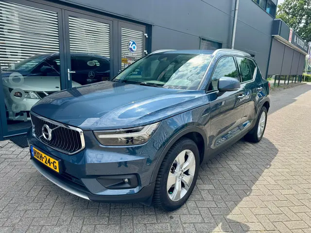 Volvo XC40 3