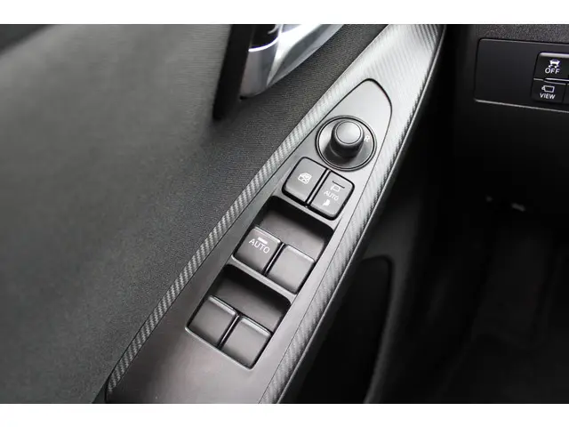 Mazda 2 1.5 e-SkyActiv-G 90 Exclusive-Line 2024 Benzine 14