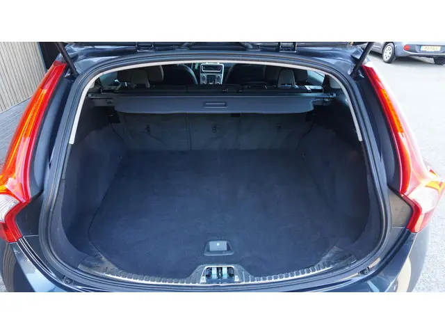 Volvo V60 1.5 123PK T2 Automaat Kinetic 2017 Benzine 28