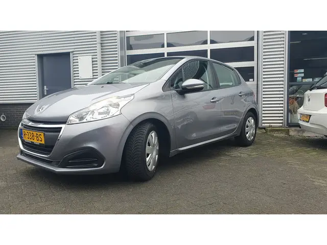 Peugeot 208 1.2 PureTech Like 2019 Benzine 4