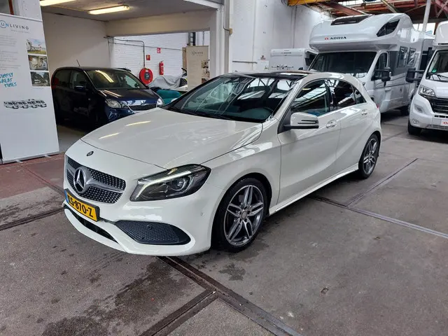 Mercedes-Benz A-Klasse 180 Ambition AMG 2016 Benzine 9