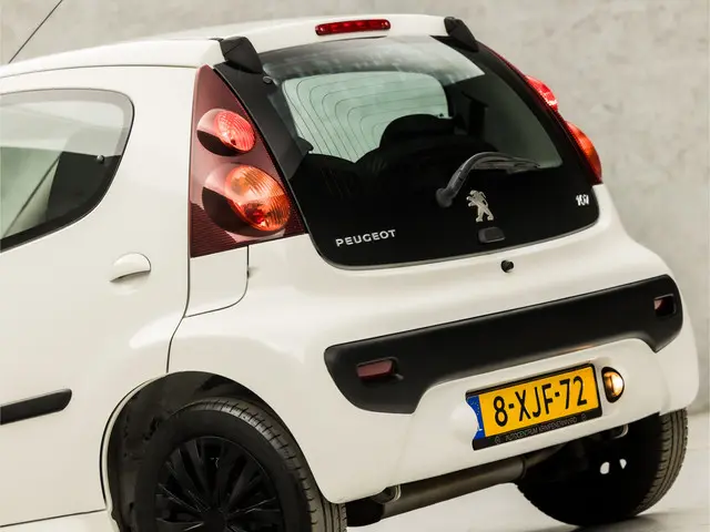 Peugeot 107 1.0 Sport 2014 Benzine 13