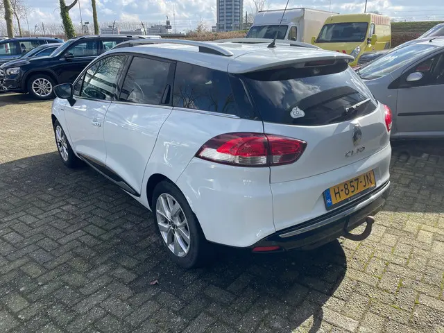 Renault Clio Estate 0.9 TCe Limited 2020 Benzine 3