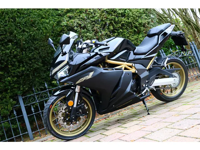Yamaha YZF R125 TRMOTOR 125 GP-ONE [A1 A2] 2025 Benzine 3