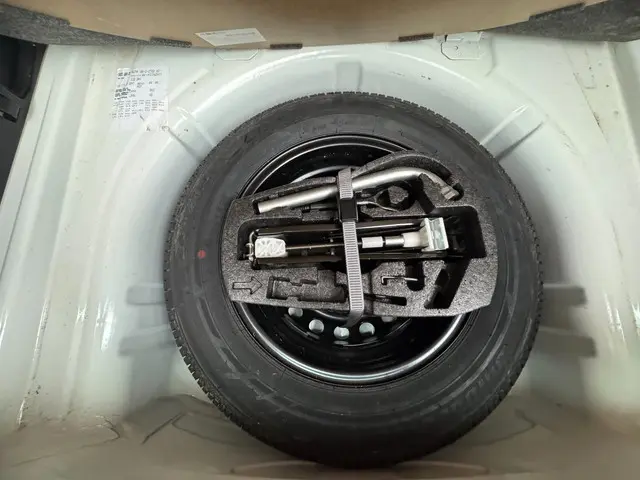 Volkswagen up! 1.0 BMT move up! 2017 Benzine 24