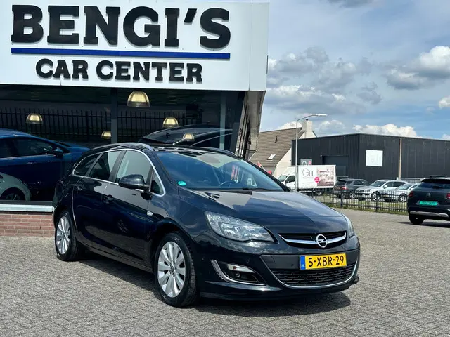 Opel Astra Sports Tourer 1.4 Turbo Cosmo 2014 Benzine 4