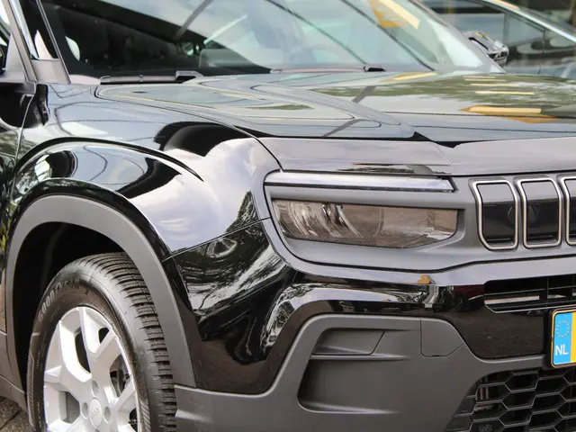 Jeep Avenger 1.2 Altitude 2024 Benzine 23