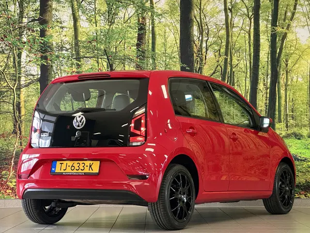 Volkswagen up! 1.0 BMT move up! 2018 Benzine 5